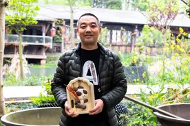 木艺“蓉宝”为成都大运喝彩图片