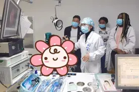 尴尬！31岁女销售相亲时咳出一块小“石头”，一捏还散发出恶臭图片
