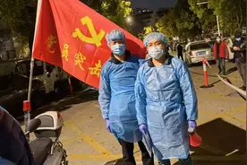 被“封”在小区内，这位交通志愿者就地报名忙战疫图片
