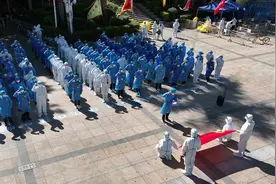 党旗在深圳下沙疫情防控攻坚战中高高飘扬图片