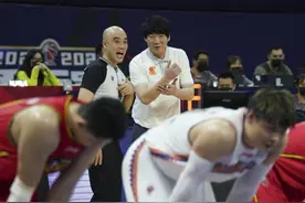 CBA季后赛：上海久事胜深圳马可波罗图片