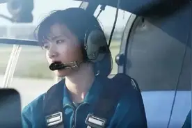 当99A女车长遇上直-20女飞！场面有点晕……图片