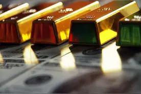 再次站上风口，黄金ETF、黄金股强势吸金！分析师：不惧加息金价继续上行图片