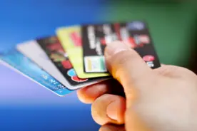 多家银行推出信用卡延期还款，疫情期间多举措促进消费图片