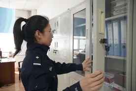 新闻周刊丨爸爸离开的日子：无数次梦到他，每天都想着他，永远要学习他图片