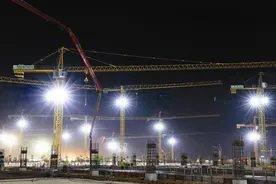 400多名工人“夜战”宜昌邦普图片