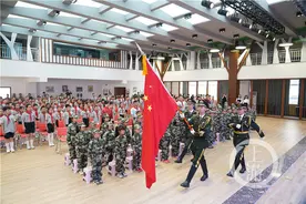 “我长大了要成为像解放军叔叔那样的人”图片