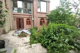 “小洋房”变“小脏房”！下水道污水倒灌蔓延全屋，他装好新房两年还没住进去图片