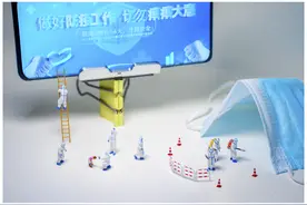 摄影记疫｜上海“大白”创作“小人国”世界里的战疫图片