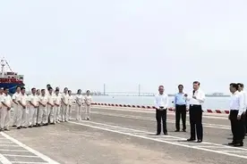 习近平在海南洋浦经济开发区考察调研图片