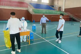 上海中小学线上教学满月，这位80后校长也在学校住了一个月……图片