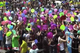 人生第一次过线上“泼水节”！网友玩嗨了……还混入了奇怪的东西图片