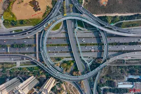 天府黄、锦官橙、太阳神鸟……三环路换上了新装，你注意到了吗？图片