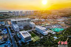 云瞰自贸港三亚项目建设扬帆竞发图片
