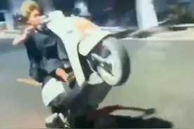 潮州4名男子深夜开摩托车炸街飙车扰民被抓！还可能涉嫌盗窃图片