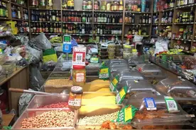 菜市场里，那些五颜六色的二维码们“卷起来了”图片