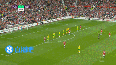 C罗在曼联上一个任意球：2009英超曼市德比 当赛季英超双杀曼城图片