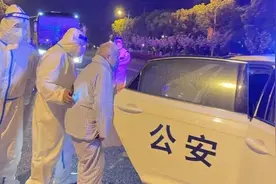 为了群众早点回家，他们24小时不停转图片