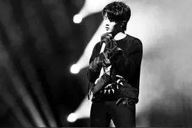 王赫野：希望出一首火过《大风吹》的新歌图片