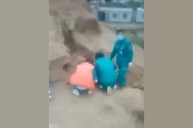 河南一男童玩土堆被埋不幸身亡，当地展开隐患排查图片