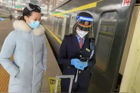 乘务员的“手机”跟我的有啥不一样……图片