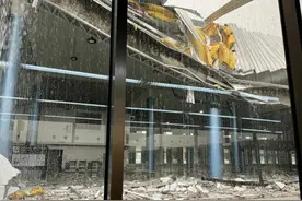 遭暴风雨袭击 泰国曼谷廊曼机场一候机楼发生坍塌图片