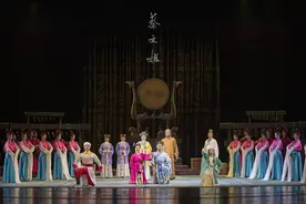 徐帆濮存昕重聚演绎“文姬归汉”北京人艺上演纪念版《蔡文姬》图片