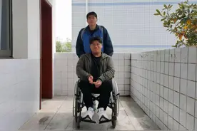 同窗十年，我是你的腿图片