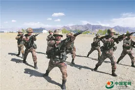 科学训练刺杀技能 铸就敢于亮剑的血性与胆气图片