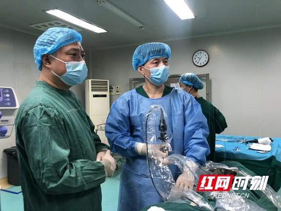 肾积水什么症状有哪些（结石引起肾积水会有哪些表现医生注意看这几点）
