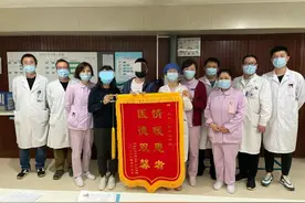 生命的奇迹！17楼意外坠落的济南4岁女孩康复出院图片