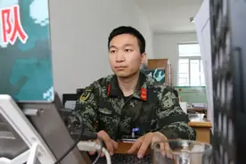 熄灯号丨我的班长：小小身材，大大能量图片