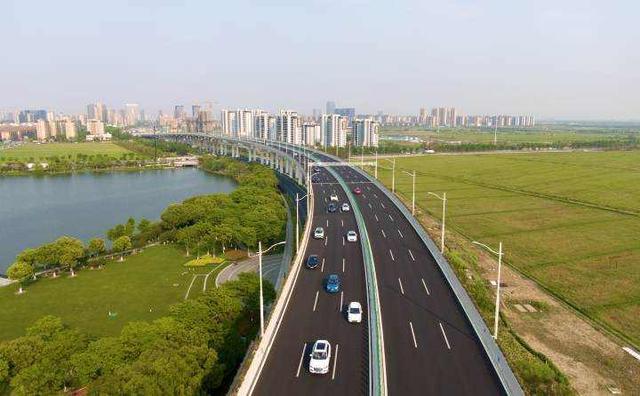 开往春天的101路公交：习近平同志曾经搭乘的这趟城乡公交车 见证了嘉兴牢记嘱托 统筹城乡发展发生的变化