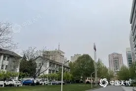 北京迎来今年最强风沙！阵风八九级！10点前后至前半夜北风大，伴沙尘图片