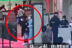 42岁产妇独自打车到医院，生完孩子悄悄离开！深夜人被找到时，泪目了……图片