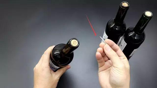 红酒没有启瓶器怎么开（开红酒这么简单）