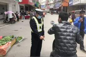 统一行动日 || 贵港：交警部门严查两轮车交通违法行为图片