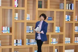 河南高校图书管理员的“风云人生”图片