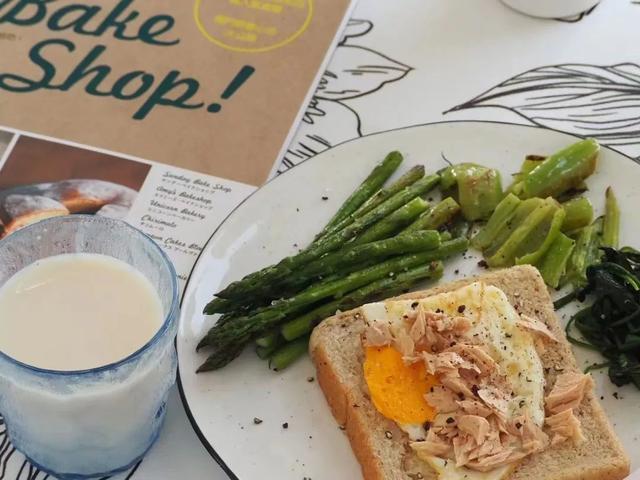 常喝牛奶和不常喝的人，差别居然这么大！但不注意这几点，相当于“白喝”，还会伤身