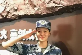 湖北退役女兵小姐姐，放弃保研考上北大图片