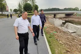 席建国前往中江县开展“大走访”图片