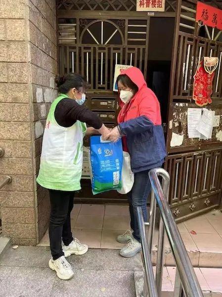 封控近一个月，上海市民反映强烈的问题，解决得怎么样了？