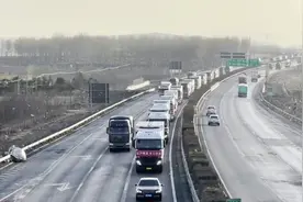 开往上海的货车，跨过山和大海图片