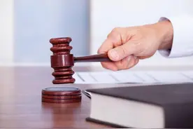 收取100元“卸货辛苦费”，驾驶员严重违反规章制度吗？图片