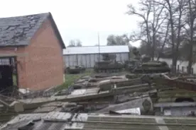 俄军占领乌克兰一军备维修基地 缴获大量高射炮及雷达配件（图）图片