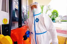 大江东｜加油站经理坚守岗位30天，担起油品、民生保供双职责图片