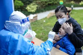 白衣执甲，共同守“沪”，上海感谢你们图片