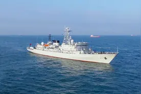 入列35周年，人民海军首艘训练舰的“服役成绩单”请您查收图片