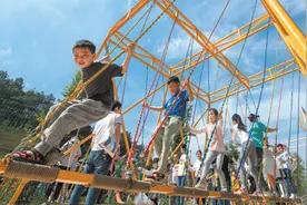 接续奋斗，绘就壮美画卷图片