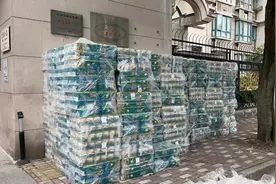 一批爱心纸巾来到杨浦这个地方图片